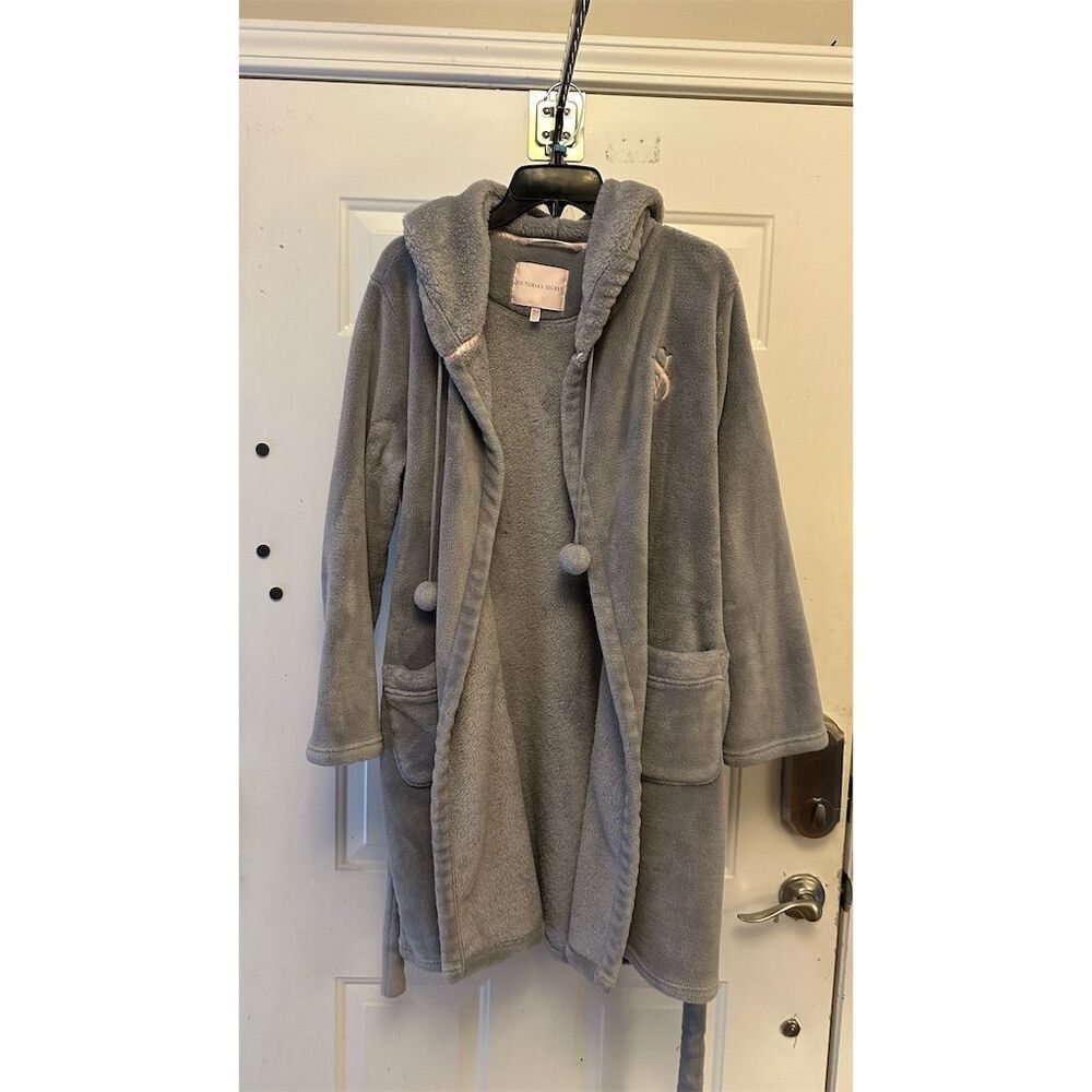 Victoria's Secret Women's Monogrammed Gray Cozy Fuzzy Hooded Short Robe Size S